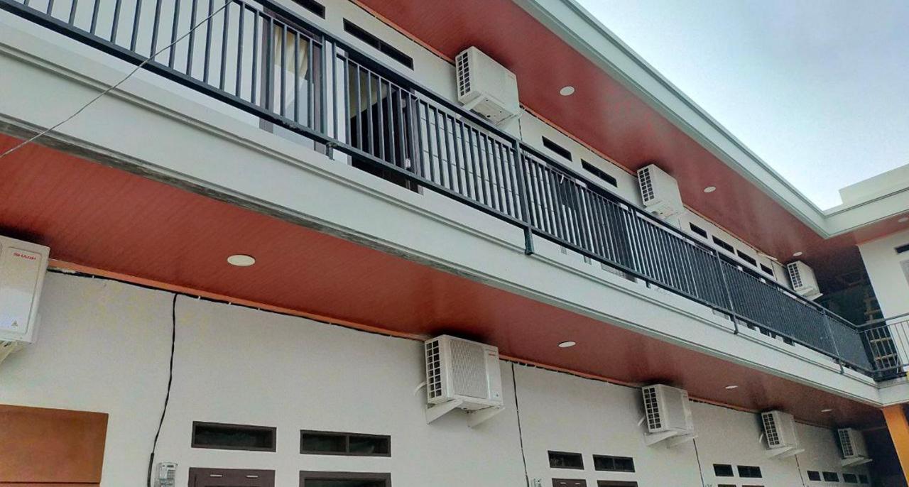 Отель Reddoorz @ Jalan Urip Sumoharjo Lampung Бандар-Лампунг Экстерьер фото
