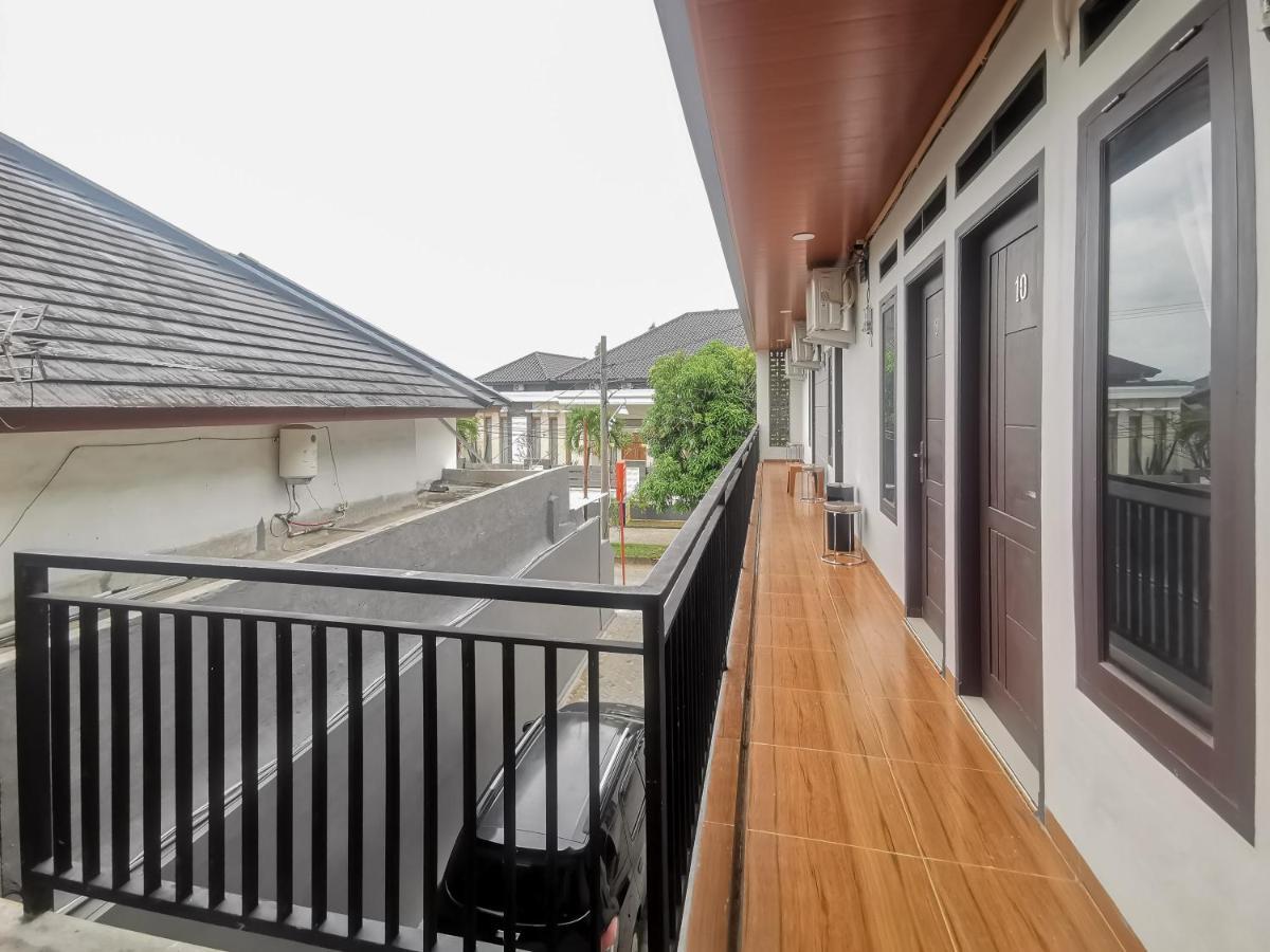 Отель Reddoorz @ Jalan Urip Sumoharjo Lampung Бандар-Лампунг Экстерьер фото