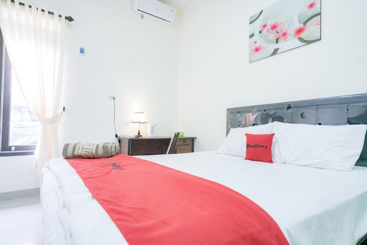 Отель Reddoorz @ Jalan Urip Sumoharjo Lampung Бандар-Лампунг Экстерьер фото