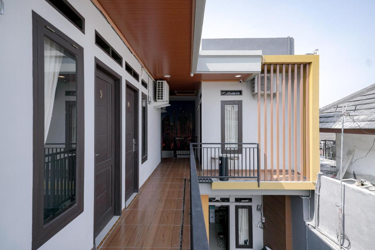 Отель Reddoorz @ Jalan Urip Sumoharjo Lampung Бандар-Лампунг Экстерьер фото